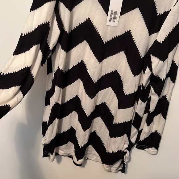 Light weight long sleeve sweater XL - Picture 2 of 3